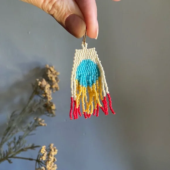 Augusta Handmades beaded earrings - Picture 3 of 3